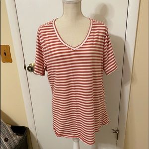 Size 16/18W short sleeve tee shirt.